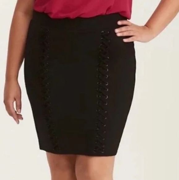 Torrid Steampunk Whimsigoth Sexy Boho Indie black lace up stretch skirt size 1X - Picture 2 of 8